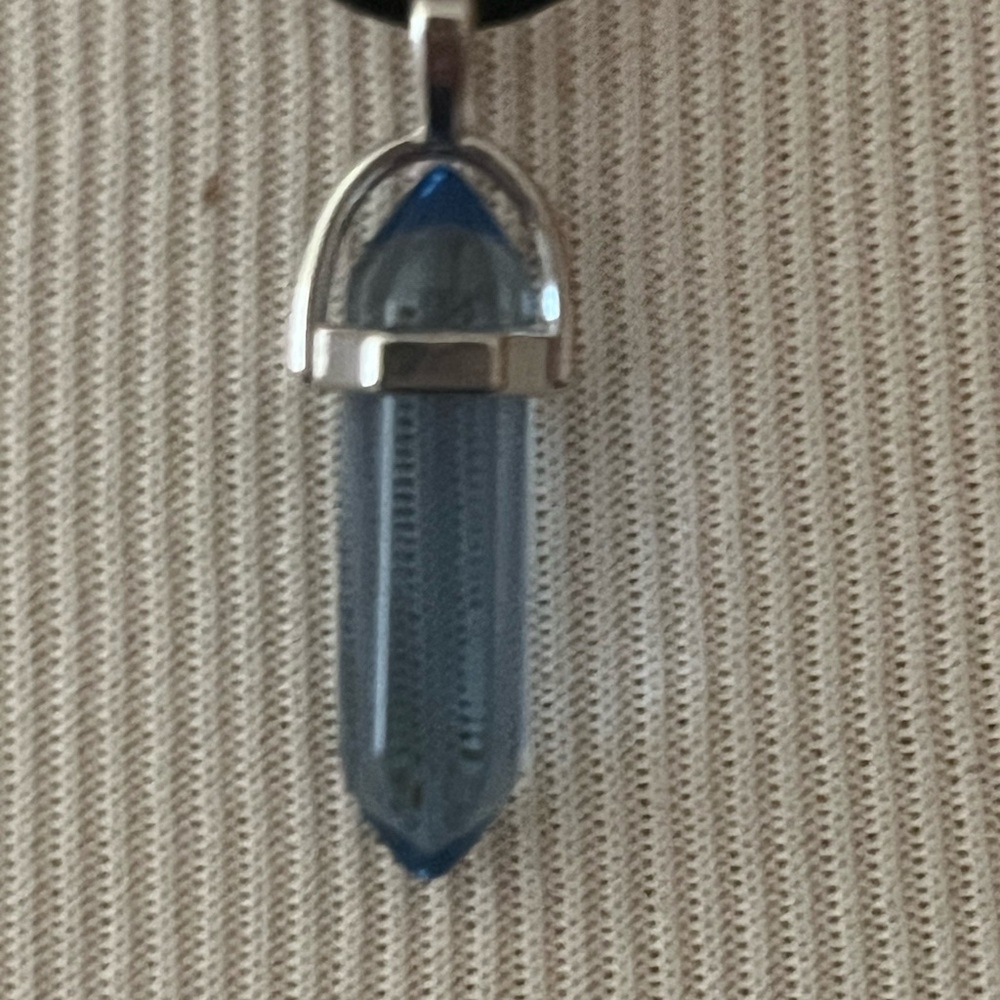 Crystal Pendant Necklace with leather necklace - Picture 5 of 9